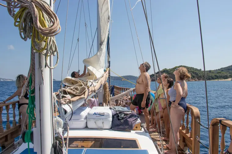 Mast and rigging over the deck