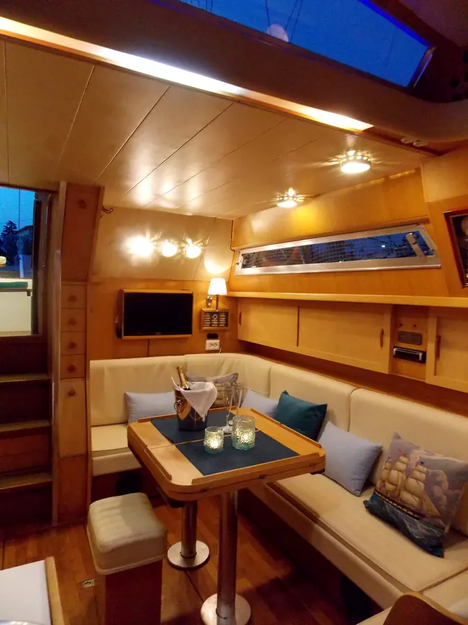 Saloon seating below deck