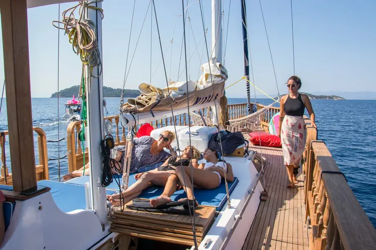 The aft deck under way