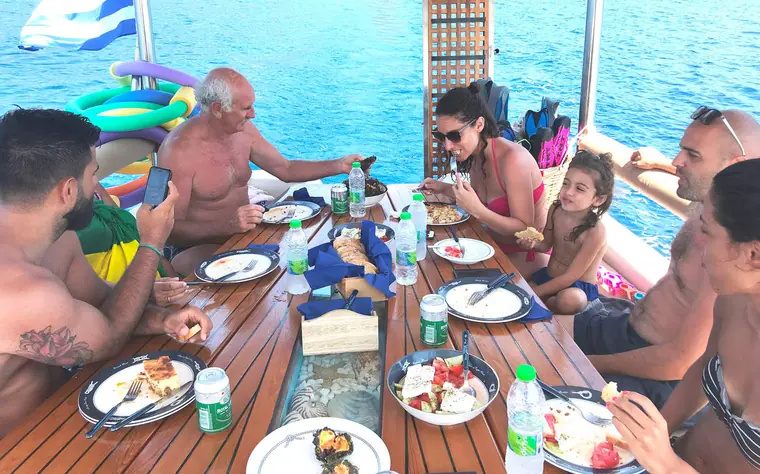 The lunch table on board